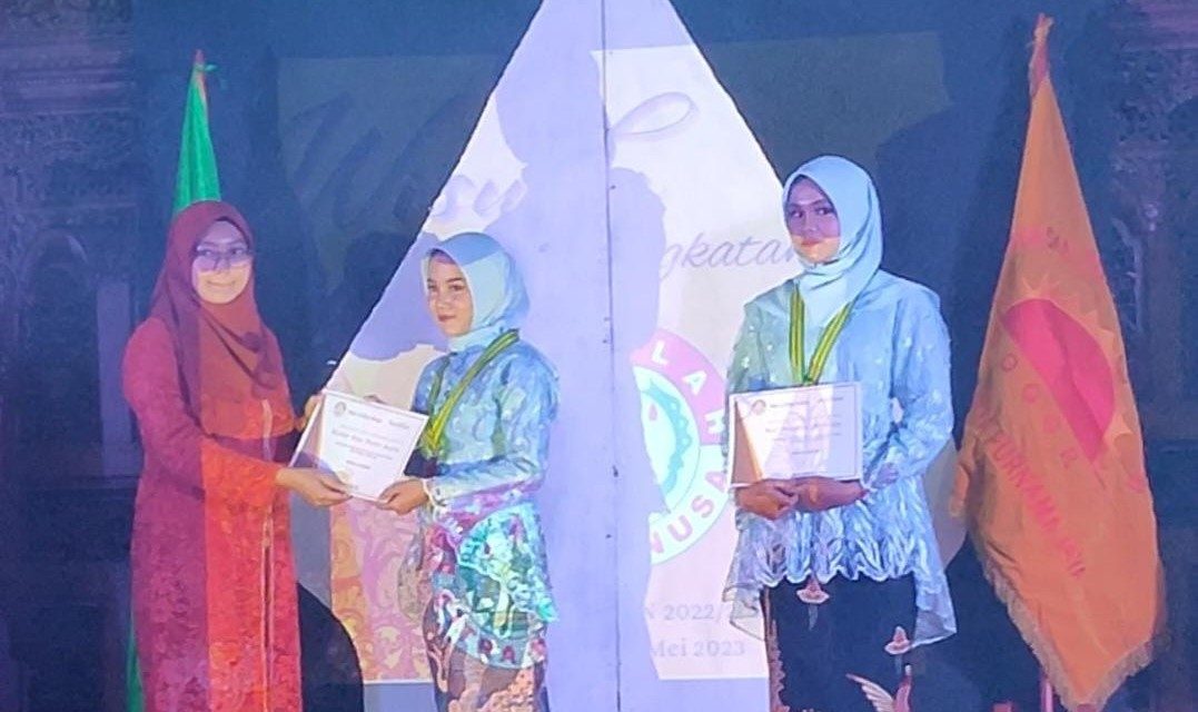 Teliti Posbindu Karya Tulis Jasmine Terbaik di SMA Citra Nusa
