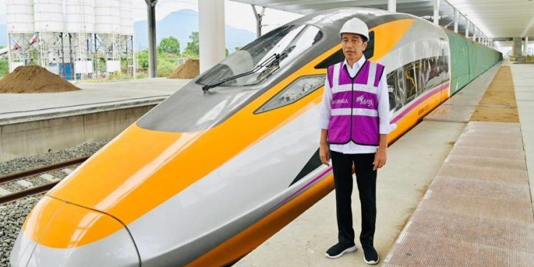 Seandainya Biaya Pembangunan Whoosh untuk Mengangkat Guru Honorer