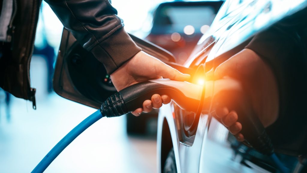 mobil listrik overheat
