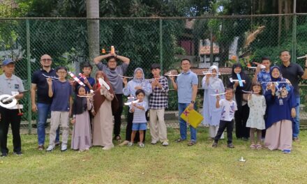 Saat Pesawat-Pesawat Kecil Itu Terbang, Keluarga Pun Ikut Bertumbuh