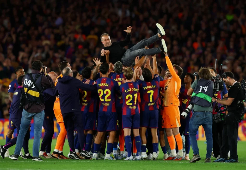 Hansi Flick dan pemain Barcelona
